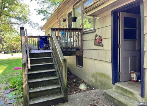 142 Ellsworth Ter, Ridgewood, NJ 07452-3718