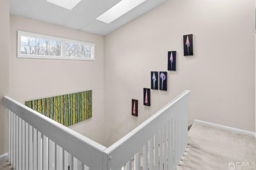 32 Coriander Dr, Princeton NJ  08540-9425 exterior