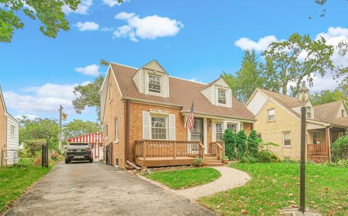 8233 Merrill St, Niles, IL 60714-2444
