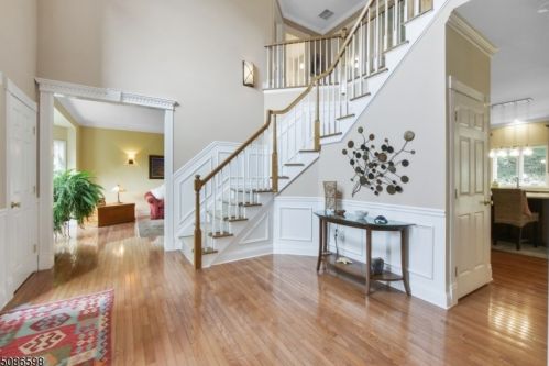 7 Devonshire Dr, Dover, NJ 07869-3541