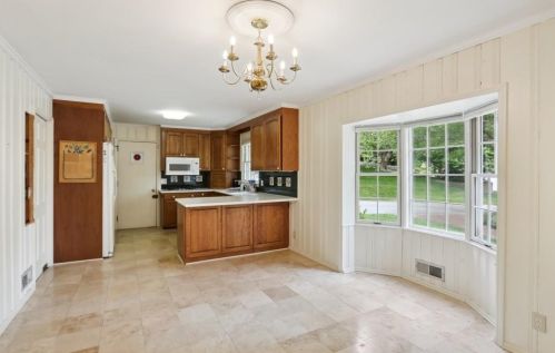 4253 Ashwoody Trl, Atlanta, GA 30319-1440