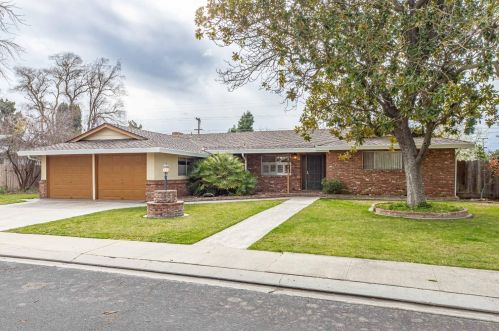 808 Hampshire Ct, Modesto, CA 95350-2431