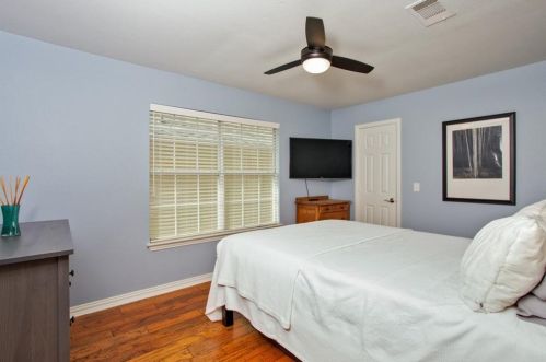 3827 Azure Ln, Addison TX 75001-3105 exterior