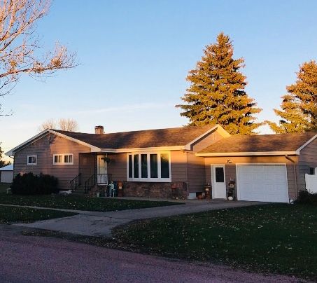 308 8th St, Mina, SD 57451-2078