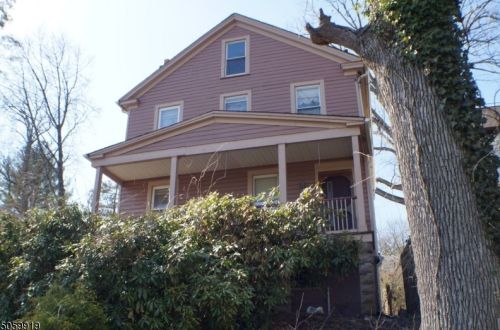 31 Lowell Ave, Town Center, NJ 07052-3709