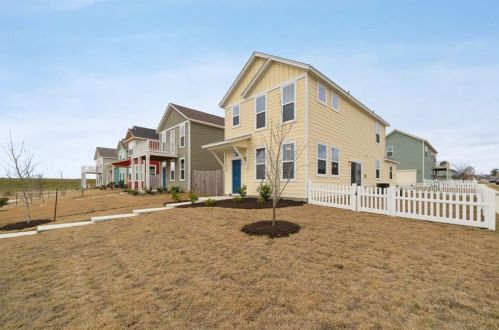 450 Ferrule Dr, Uhland TX  78640 exterior