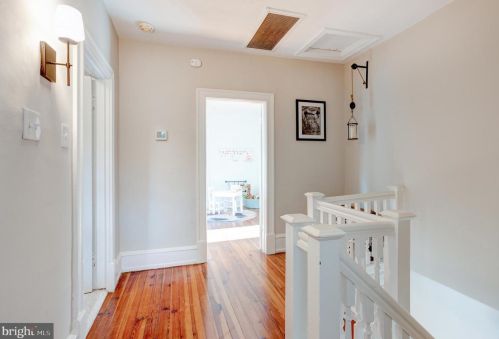 301 Gravers Ln, Philadelphia PA 19118-2802 exterior