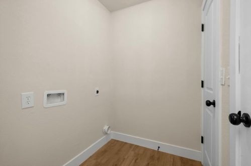 302 Brk Holw Dr, Conroe TX  77385-9107 exterior