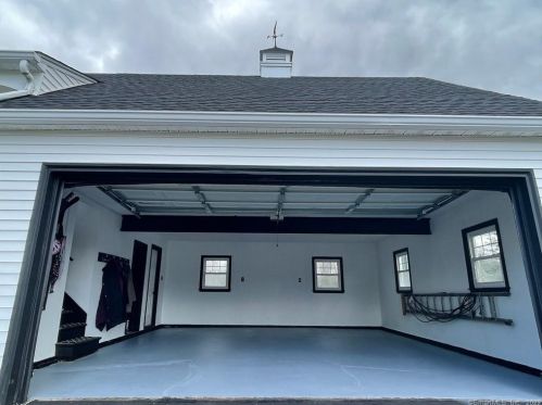 81 Summit St, Southington CT  06489-3549 exterior