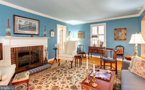 305 Ellsworth Dr, Silver Spring MD 20910-4301 exterior