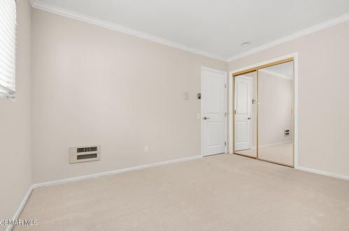 3360 Ocean Dr, Oxnard, CA 93035-4342