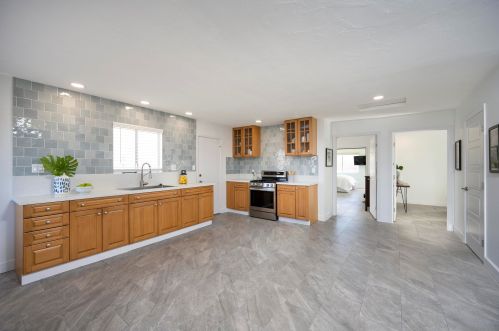 3547 Mira Pacific Dr, Oceanside CA  92056-3933 exterior