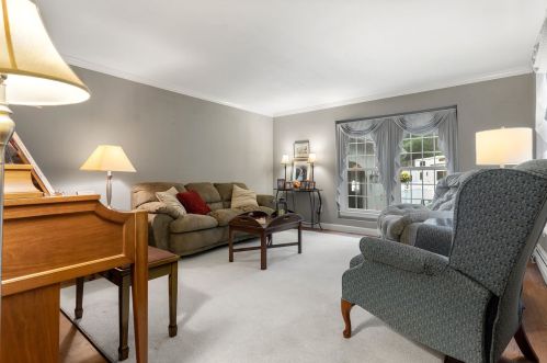 15 Candlewood Dr, Amherst, NH 03031-3327