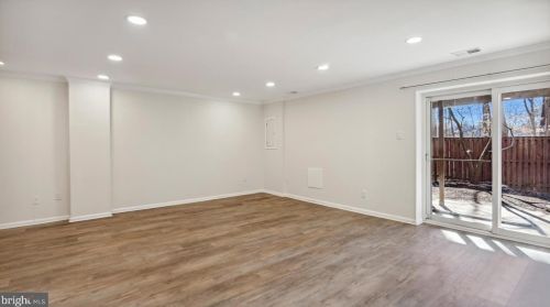 9145 Galbreth Ct, Springfield VA  22153-1110 exterior