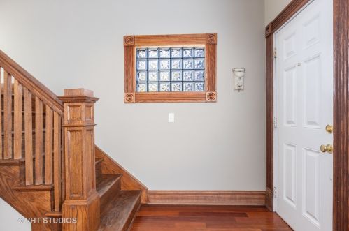 421 School St, Naperville, IL 60540-4733