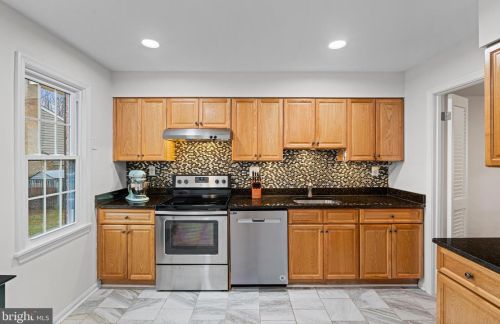 5865 Banning Pl, Springfield VA  22015-3666 exterior