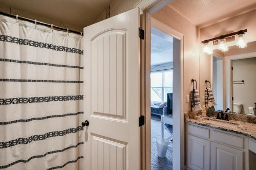 2019 Grn Wing, Granbury TX 76049-5560 exterior