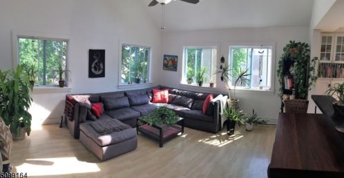 21 Forest St, Montclair NJ  07042-3550 exterior