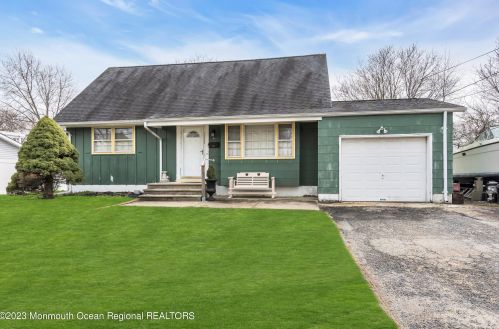6 Steven Pl, Jackson Twp, NJ 08527-1120