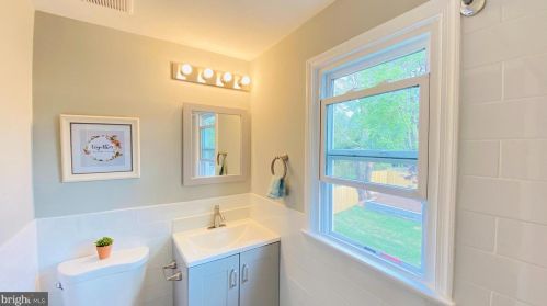 1002 Kerwin Rd, Silver Spring MD  20901-1865 exterior