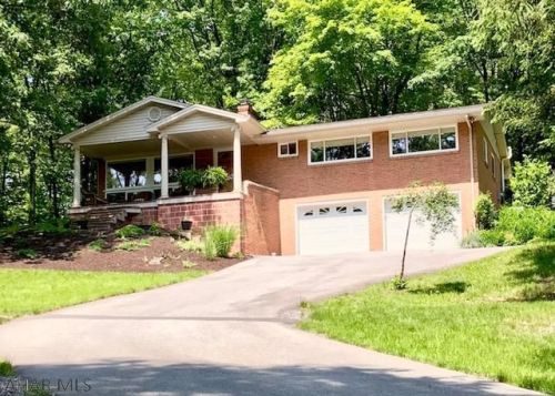 3326 Washington Ave, Altoona PA  16601-2757 exterior