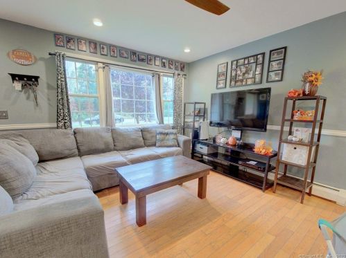 31 Beatrice Ave, Killingly CT  06239-4204 exterior