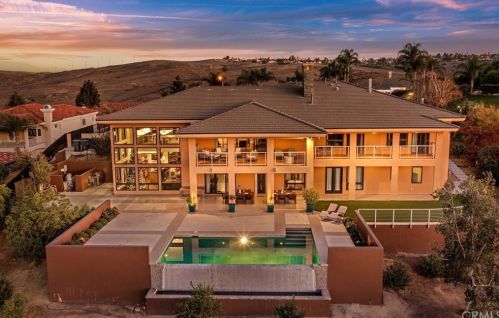 6157 Omega St, Riverside, CA 92506-4748