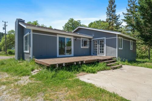 18200 Walker Rd, Willits, CA 95490-9665