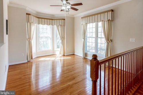 7337 Hooes Rd, Springfield VA  22152-3704 exterior