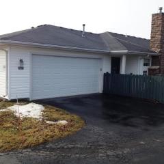 2403 Crystal Springs Dr, Hilliard OH  43026-6900 exterior