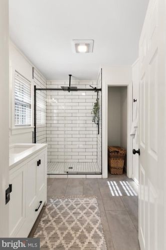 2146 Stonecrest Dr, Lancaster PA  17601-5437 exterior