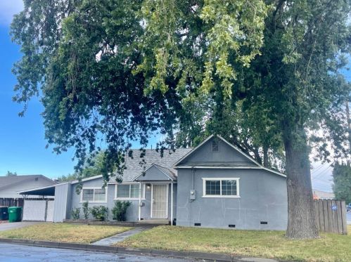 880 Pecan St, Gridley, CA 95948-2125