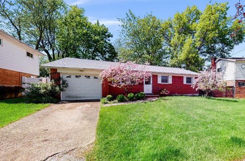 8453 Foxcroft Dr, Cincinnati, OH 45231-5711