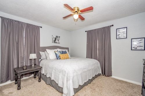 1105 Nottingham Dr, Angleton TX 77515-3518 exterior