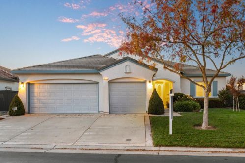 2732 Robinson Creek Ln, Elk Grove, CA 95758-3618