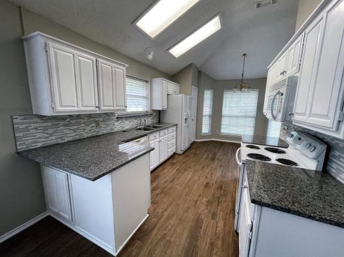 1514 Warwick Dr, Midlothian TX  76063-3391 exterior