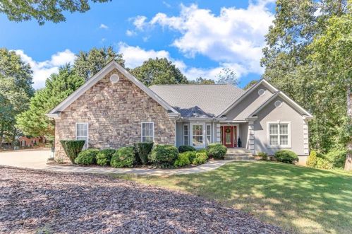 4704 Rivers Edge Dr, Gainesville, GA 30506-7505