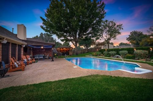 136 Buffalo Creek Dr, Crandall, TX 75114-2300