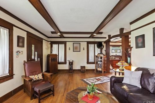 6268 Palm Ave, Riverside CA  92506-2021 exterior