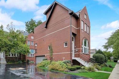 1111 Walter Ave, Des Plaines, IL 60016-3334
