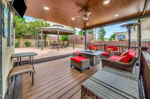 3719 Fairesta St, Glendale CA 91214-1718 exterior