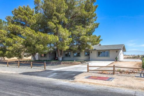 26588 Lakeview Dr, Helendale, CA 92342-7804