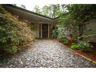 2913 Payton Rd, Atlanta, GA 30345-2639