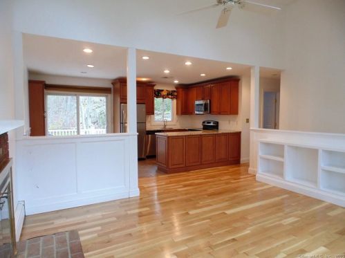 1 Noguchi Trl, Huntington, CT 06484-5422