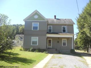 113 Center St, Mannington, WV 26582-1355