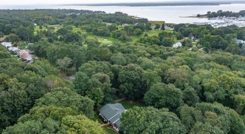 107 Carlton Ave, Warwick, RI 02889-6309