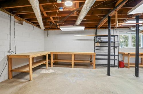 535 Bridgewater Dr, Atlanta GA  30328-2814 exterior