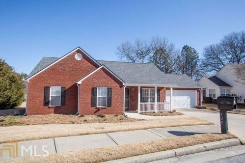739 Jacoby Dr, Loganville, GA 30052-6719