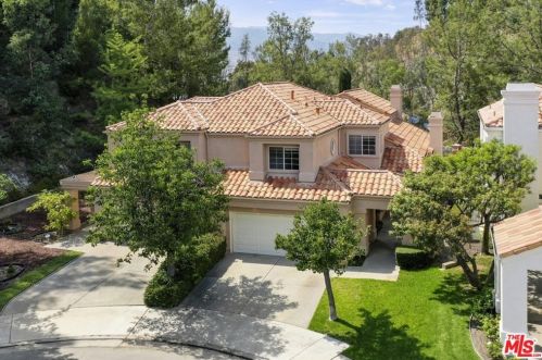 889 Calle Amable, Glendale CA  91208-3058 exterior