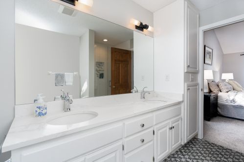 13606 Duluth Dr, Saint Paul MN 55124-8797 exterior